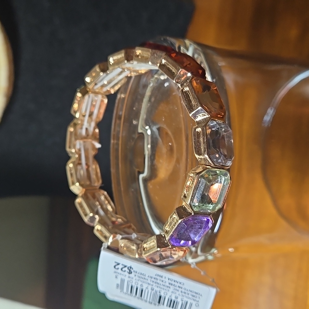 Gem like bracelet